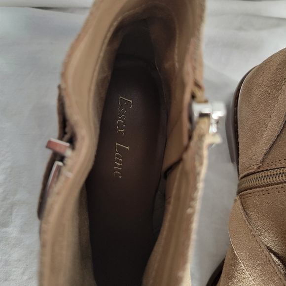Essex Lane Women's Nara Tan Suede Ankle Boots Size 8 - Picture 8 of 11